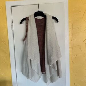 Hem & Thread Cream Textured Open-Front Draped Shrug size Medium